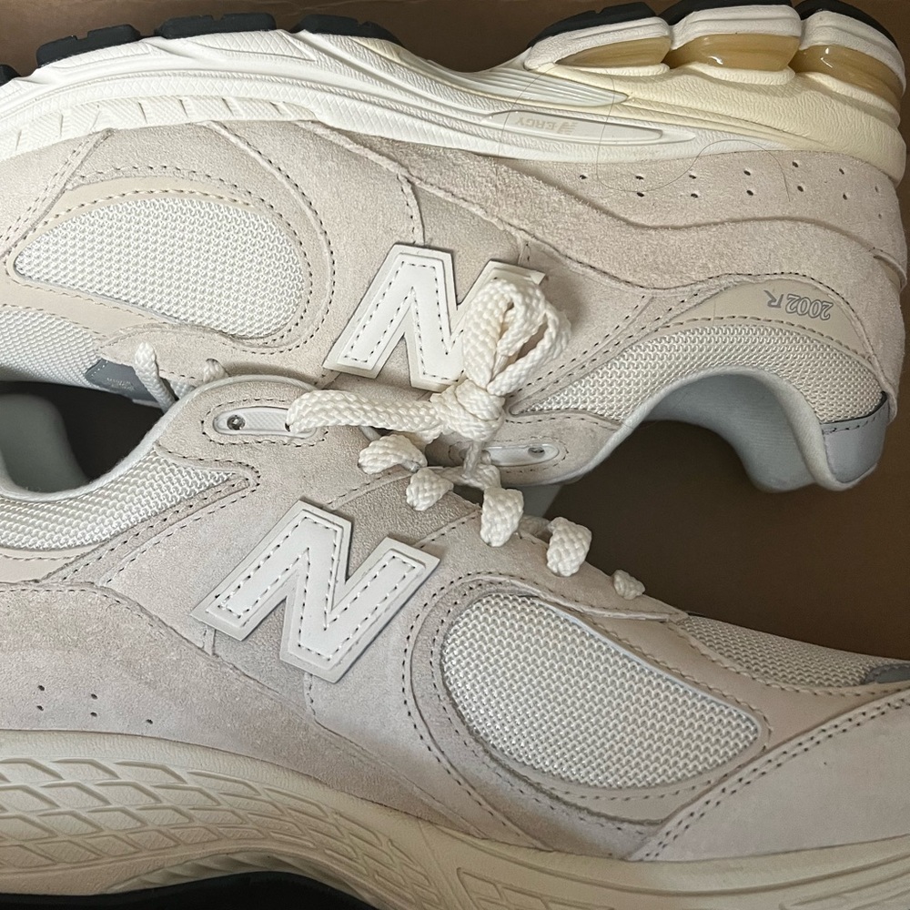 New Balance 2002 sneakers